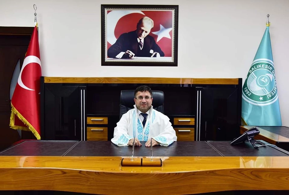 Balıkesir Üniversitesi Rektörü Prof. Dr. Yücel Oğurlu Görevine Başladı