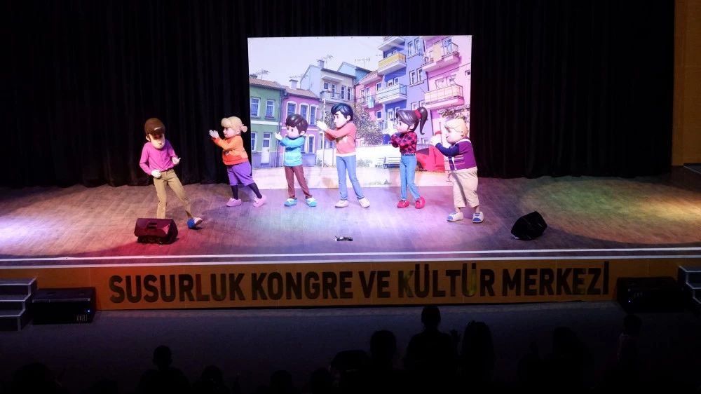 Belediye Kongre ve Kültür Merkezi Perdeyi Açtı